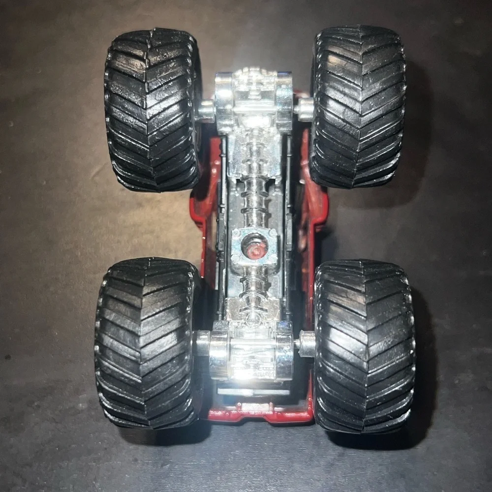Hot Wheels Monster Jam 1:64 Tasmanian Devil  Warner Bros. Entertainment